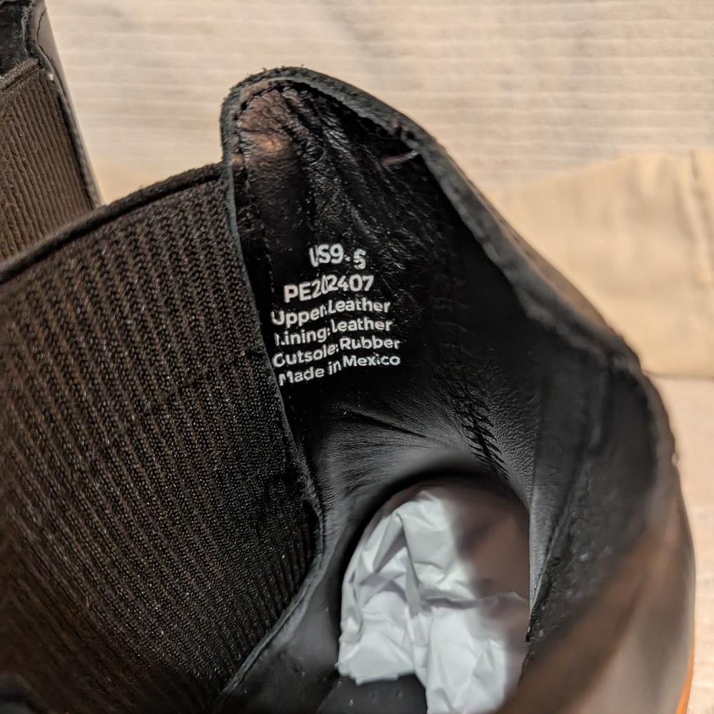 Nisolo Black Leather Chelsea Boots - Picture 3 of 3